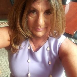 Meet your Posher, Dixie